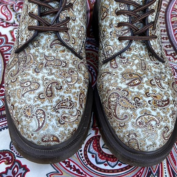 Super Cool Dr. Martens Paisley Floral Jeffrey Boots - Picture 6 of 17